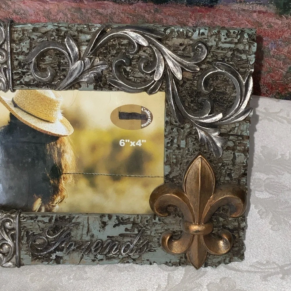 NEW Heavy Stone 6” x 4” “Friends” Silver & Gold Fleur De Lis Picture Frame